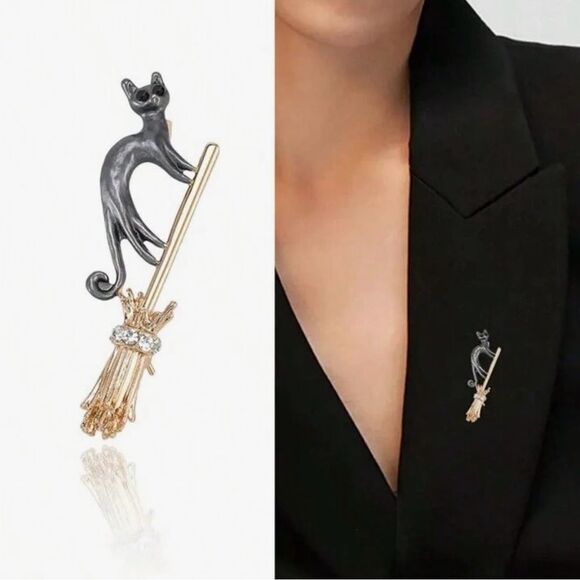 Gothic Brooch Black Cat On a Broom Gold & Black Tone, Jewel Accent, Ligh… - Picture 2 of 3
